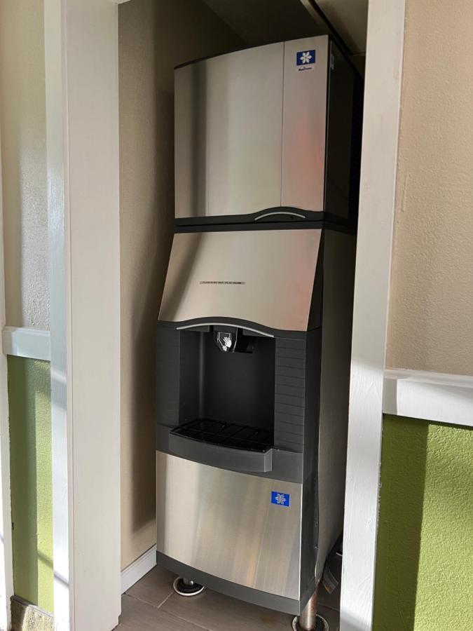 ซูเปอร์ 8 บาย วินด์แฮม บันกอร์ Hotel บังกอร์ ภายนอก รูปภาพ