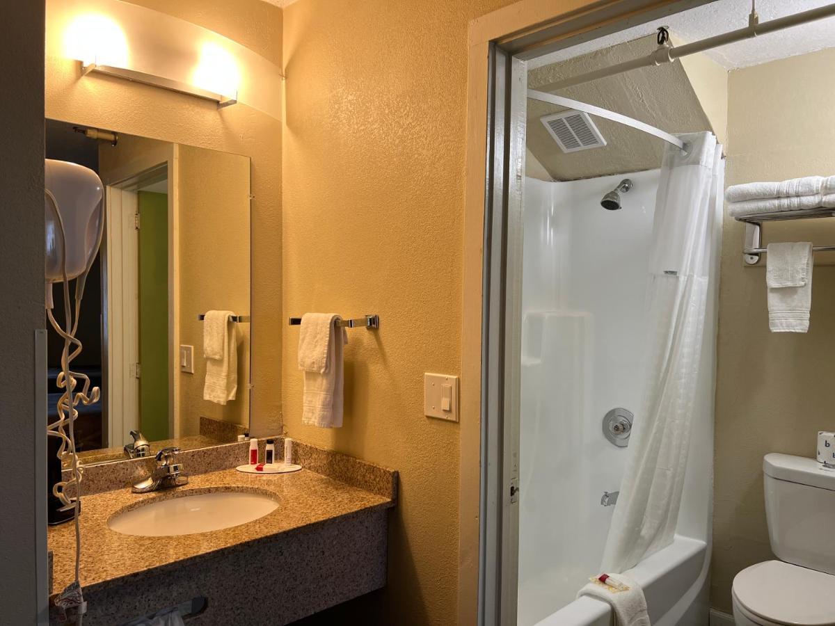 ซูเปอร์ 8 บาย วินด์แฮม บันกอร์ Hotel บังกอร์ ภายนอก รูปภาพ